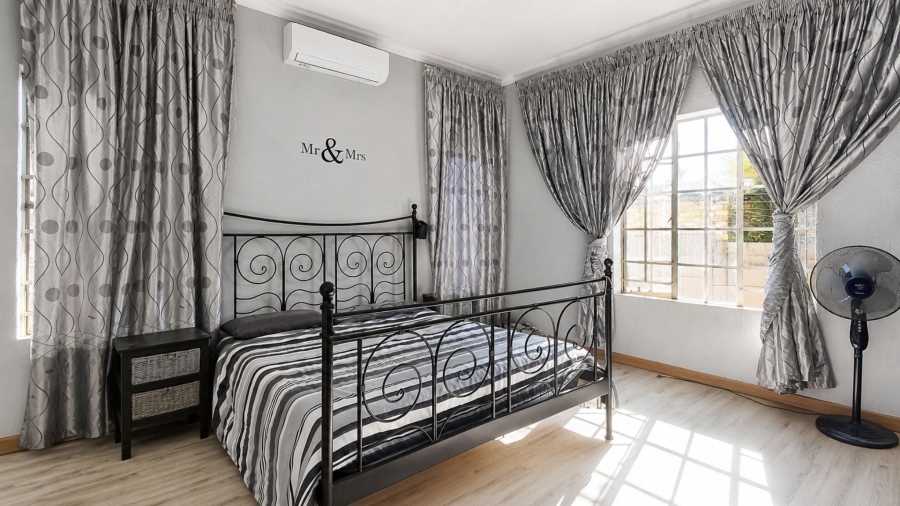 4 Bedroom Property for Sale in Safari Gardens North West